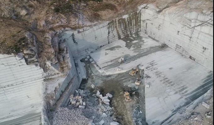 國(guó)產(chǎn)進(jìn)口石材之幻彩紅（加州紅龍）石材欣賞！