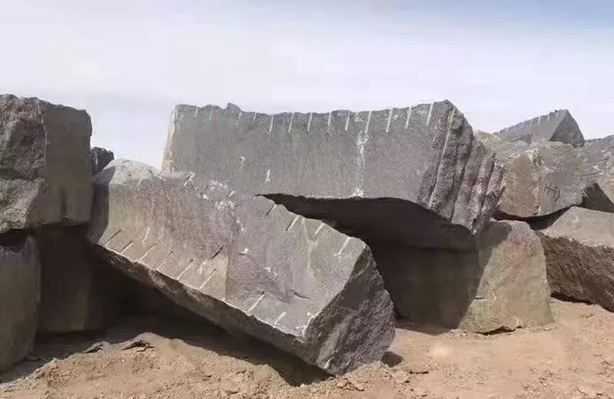 內蒙古烏拉特中旗聯社與當地石材行業商會初步達成信貸合作意向，附黑石產品欣賞！