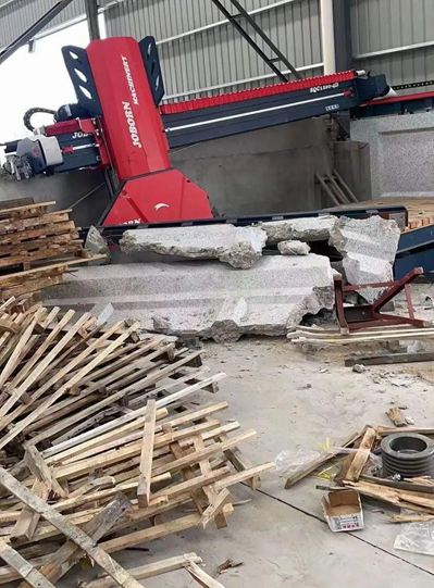 麻城石材工人砸廠事件持續發酵，警方已介入調查！兩敗俱傷，得不償失！