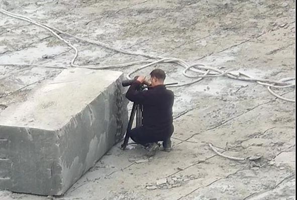 四川隆昌青石礦山挖出古生物化石,專家初步分析為恐龍化石!