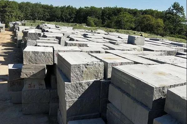 海南芝麻黑礦山產(chǎn)區(qū)-屯昌縣花崗巖礦區(qū)和（海金剛、金點(diǎn)灰麻）石材欣賞