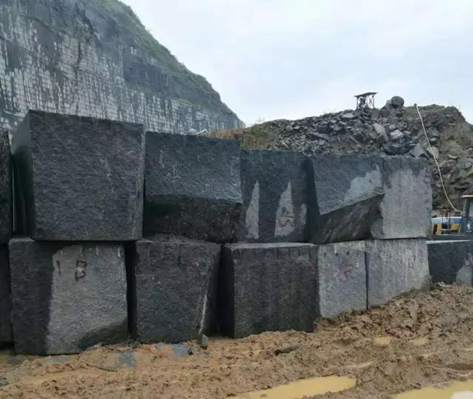 鐘山縣（廣西芝麻黑產地）警方成功偵破！擅自占用林地開采花崗巖石材案件