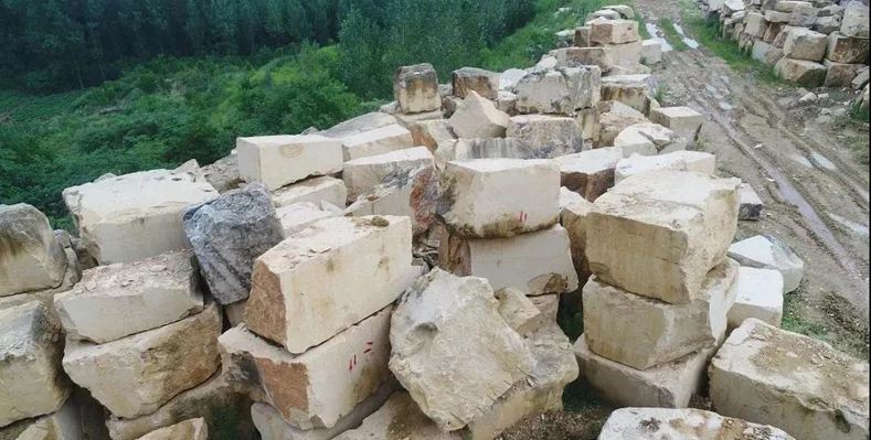 河南石灰石產地內鄉新德國米黃