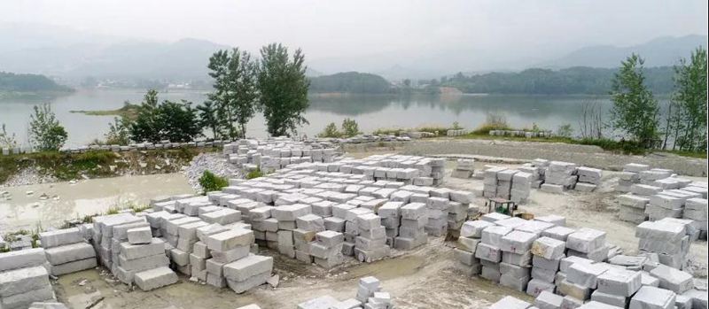 湖北芝麻灰產(chǎn)區(qū)之黃岡英山縣，英山芝麻灰花崗巖石材及礦山欣賞