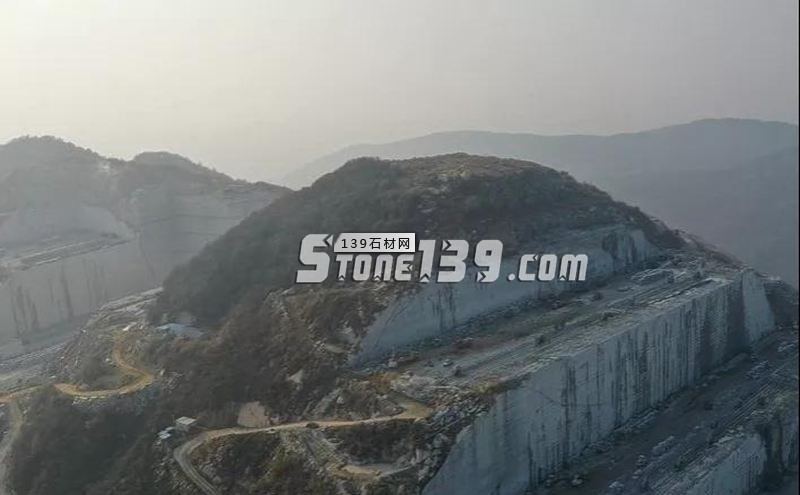湖北芝麻灰產(chǎn)區(qū)之黃岡英山縣，英山芝麻灰花崗巖石材及礦山欣賞