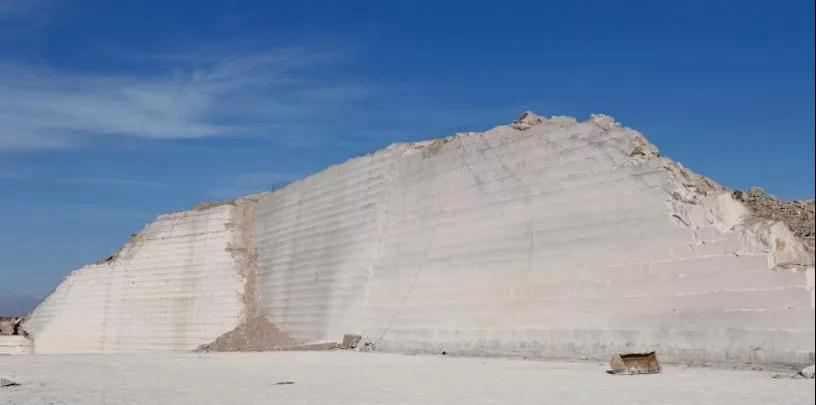 新疆哈密奧莫爾塔格石材產區產品新疆咖啡鉆石材欣賞！