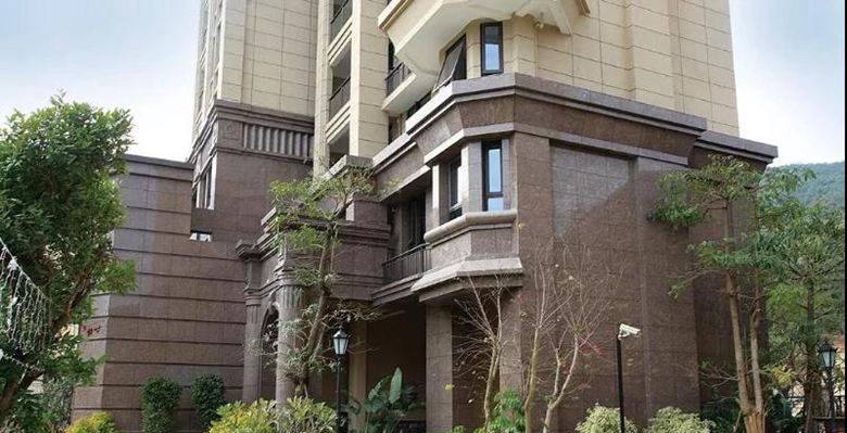 新疆哈密奧莫爾塔格石材產區產品新疆咖啡鉆石材欣賞！