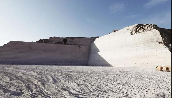 新疆哈密奧莫爾塔格石材產區產品新疆咖啡鉆石材欣賞！