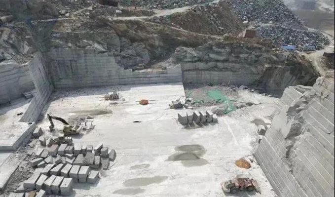 山東泗水石材魯灰正礦荒料開始銷售，附魯灰報價！