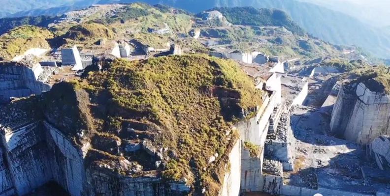 圖賞封礦后的福建最大石材礦山——長泰吳田山！