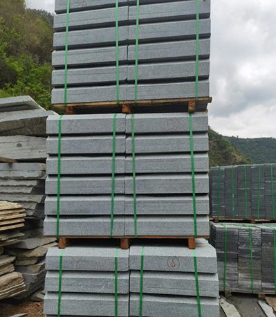 四川芝麻黑花崗巖產區石棉縣礦山及石材欣賞！