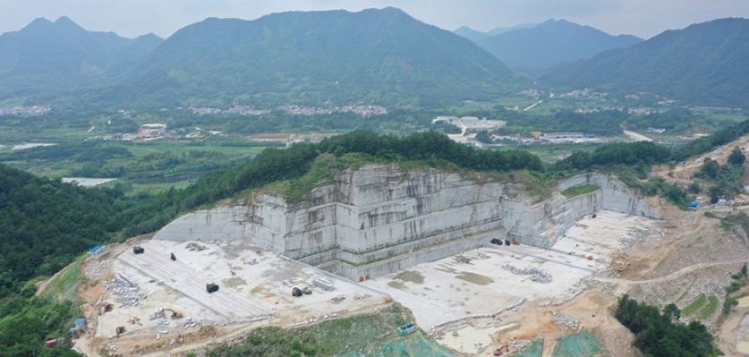 安徽芝麻灰石材產地旌德縣花崗巖礦山及灰麻石材欣賞！