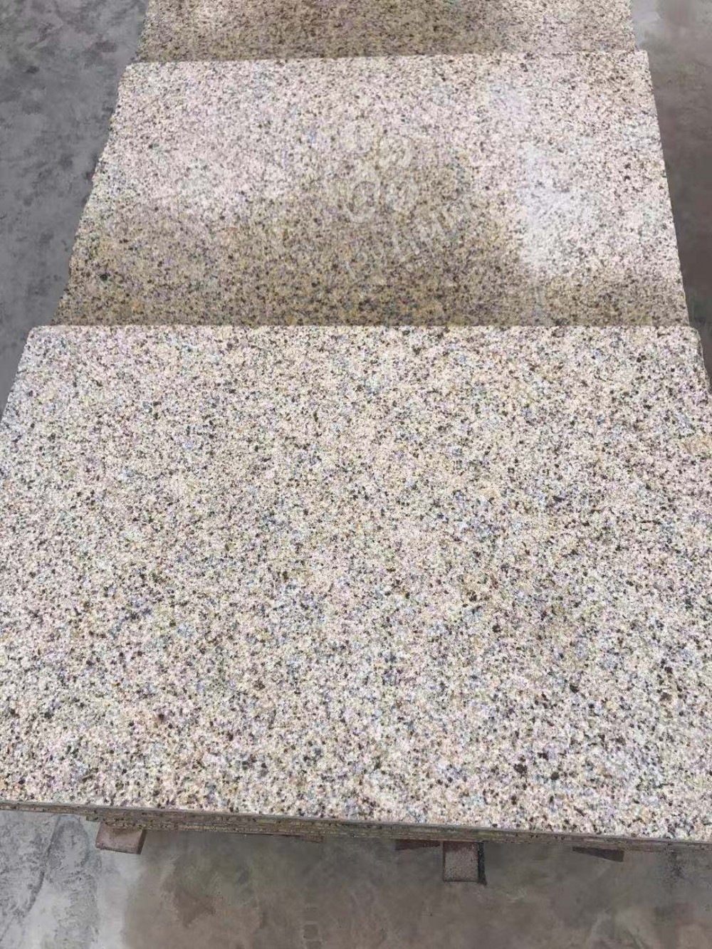 江西金黃色花崗巖產品系列（新卡麥、菊花黃、黃銹石、黃金麻）介紹