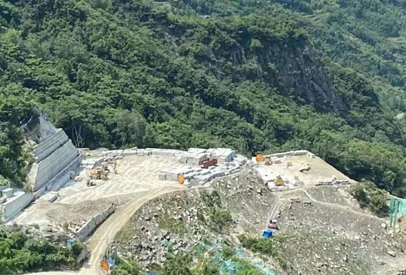 陜西石材產區(qū)安康白河縣石材資源和石材產品（夢幻彩云、青石、盤古綠）介紹