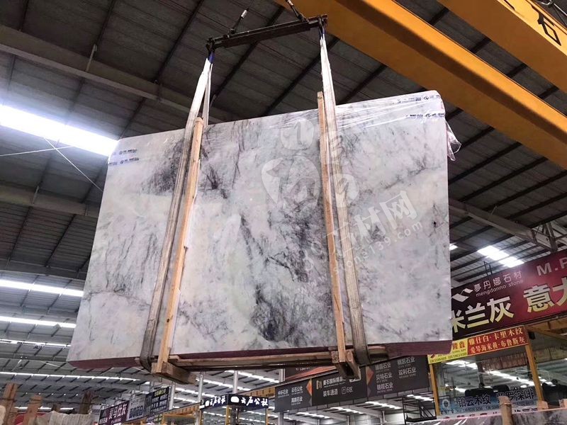 白色大理石商場(chǎng)地鋪案例之羊脂白