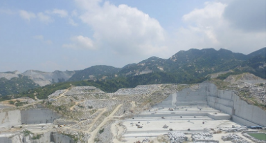 帶您認(rèn)識和了解河南泌陽芝麻灰花崗巖,附產(chǎn)品和礦山欣賞 河南芝麻灰花崗巖