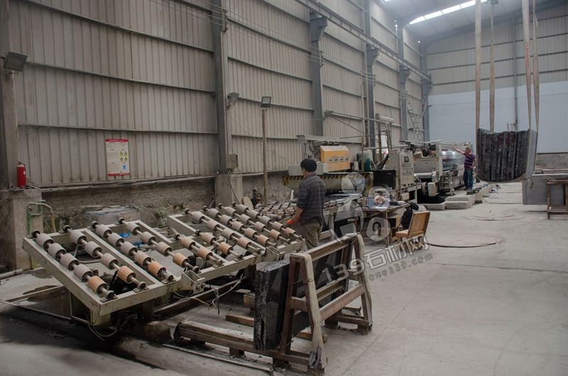 新盛泰石業主營印度進口花崗巖印度藍、金茂藍、蘭珍珠、英國棕、安哥拉黑、巴西進口花崗巖淺紫點、加州金麻