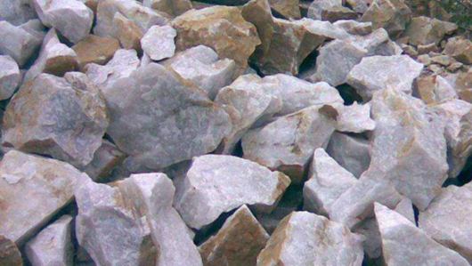 天然石材(花崗巖)加工成沙的設備流程 花崗巖制砂