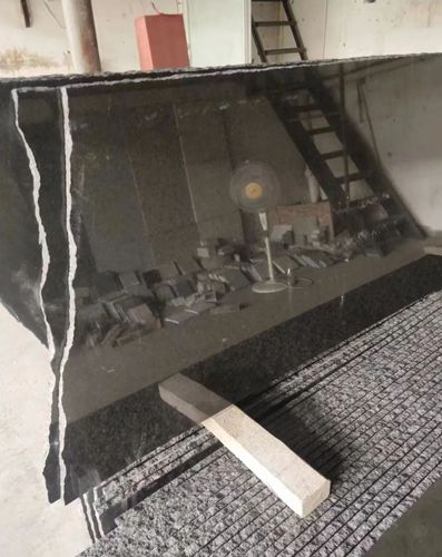 墓碑好石材：四川冕寧縣鳳凰黑石材欣賞