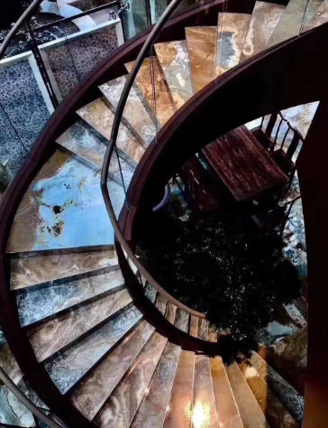 大理石旋轉樓梯