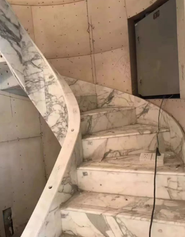 大理石旋轉樓梯