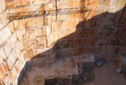 石材礦山開采工藝與設備解析