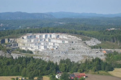 石材礦山開采工藝與設備解析