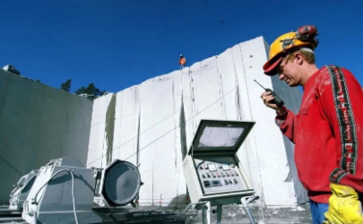 石材礦山開采工藝與設備解析