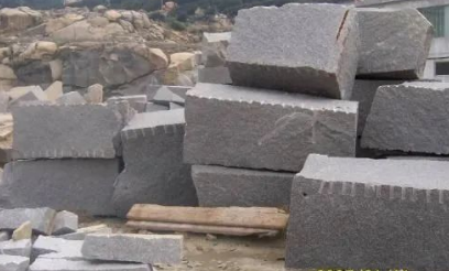 石材礦山開采工藝與設備解析