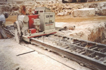 石材礦山開采工藝與設備解析