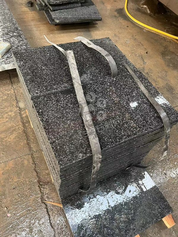 廣西芝麻黑礦山開采、金宏石業鐘山青（廠礦一體）