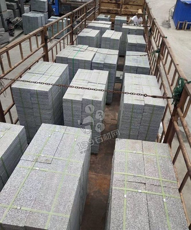 廣西芝麻黑礦山開采、金宏石業鐘山青（廠礦一體）