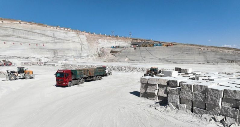 內蒙古烏蘭察布化德縣長順鎮西佳木斯（紅色花崗巖）飾面石材欣賞！