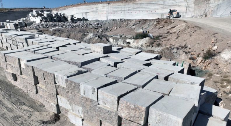 內蒙古烏蘭察布化德縣長順鎮西佳木斯（紅色花崗巖）飾面石材欣賞！