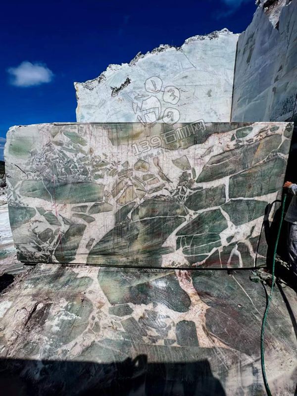 冰川翡翠：潔白無瑕與貴氣天成