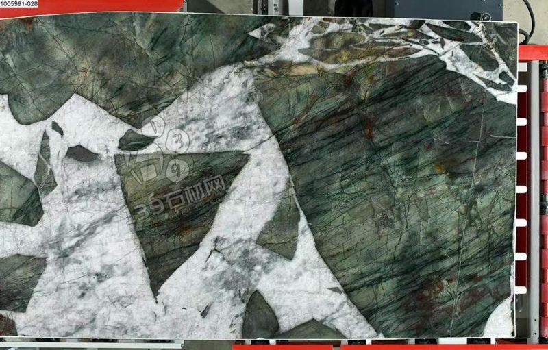 冰川翡翠：潔白無瑕與貴氣天成