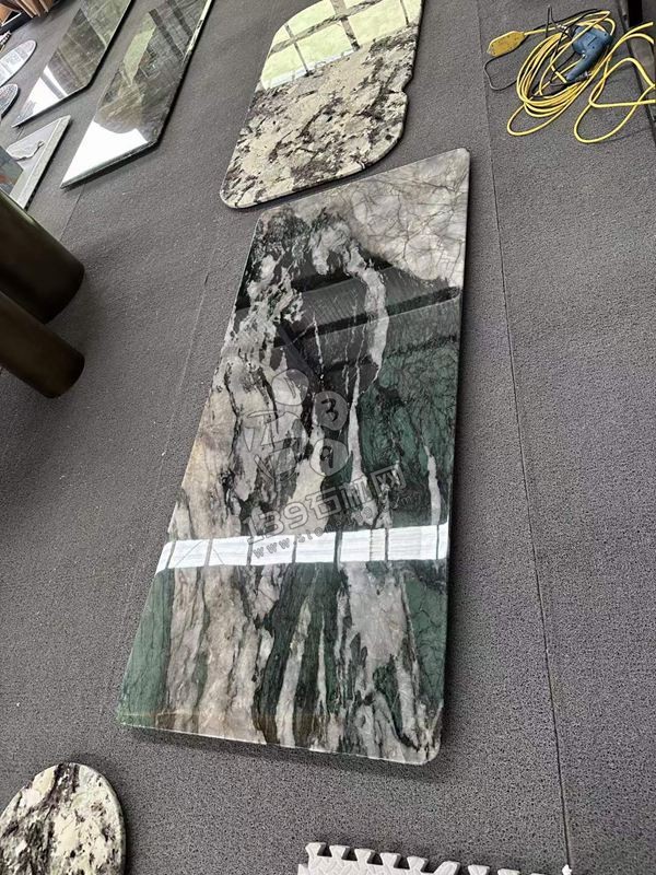 綠色奢石餐桌百達翡翠