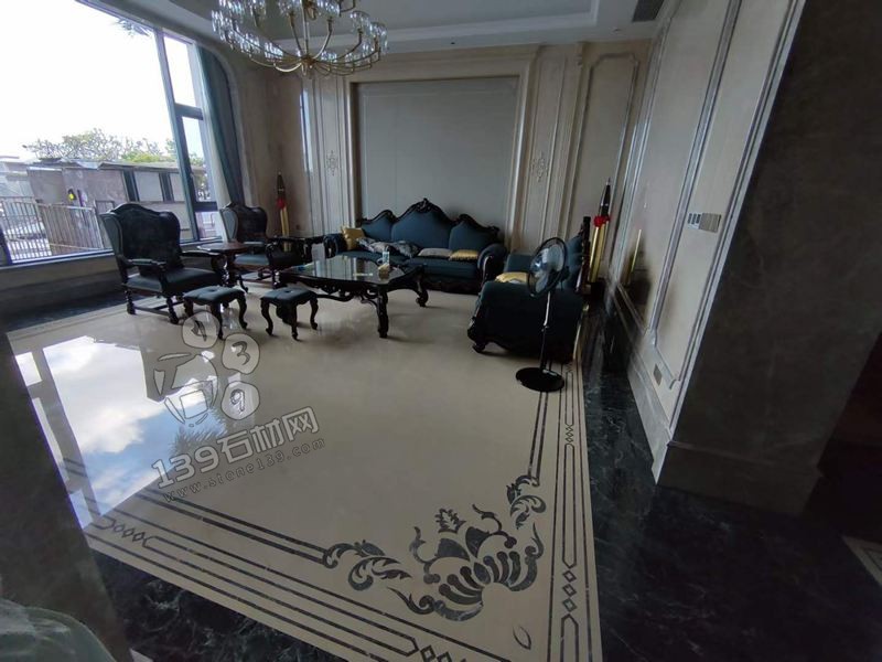 大理石莎安娜搭配普拉達綠做地面的效果