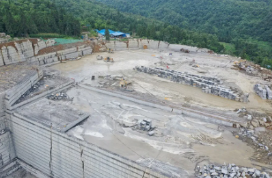 挖掘好“金沙黑”得天獨厚的資源優勢!金沙縣委副書記、縣長張銘到金沙(西南)石材生態產業園項目調研 貴州金沙黑 貴州黑石