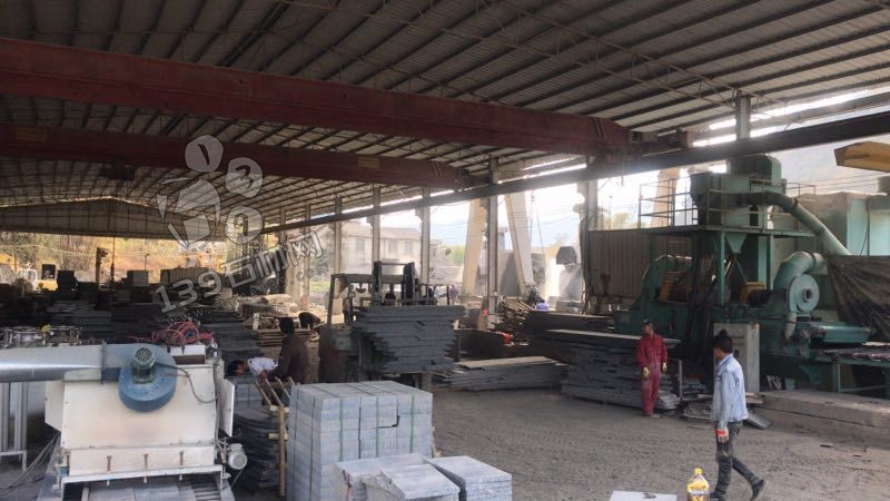 廣西桂發(fā)石材廠主營(yíng)鐘山青（廣西芝麻黑G654）花崗巖