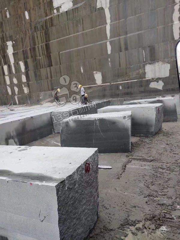 廣西桂發(fā)石材廠主營(yíng)鐘山青（廣西芝麻黑G654）花崗巖