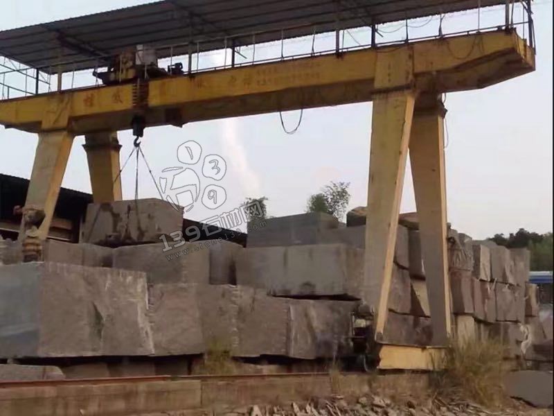 廣西桂發(fā)石材廠主營(yíng)鐘山青（廣西芝麻黑G654）花崗巖