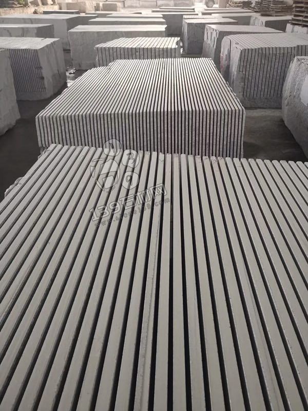 廣西桂發(fā)石材廠主營(yíng)鐘山青（廣西芝麻黑G654）花崗巖