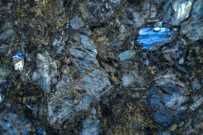  馬達加斯加藍翡翠：國內(nèi)價格飆升背后的秘密 