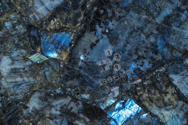  馬達加斯加藍翡翠：國內(nèi)價格飆升背后的秘密 