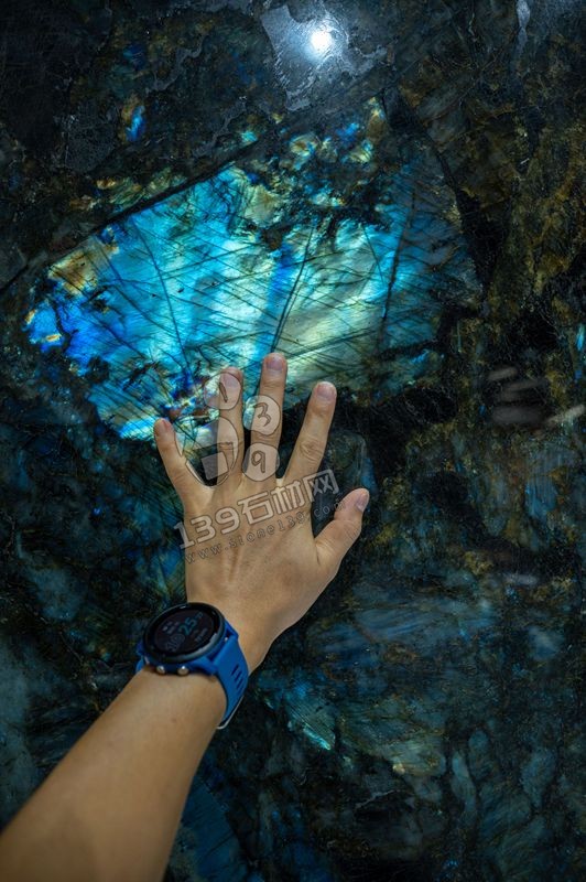  馬達加斯加藍翡翠：國內(nèi)價格飆升背后的秘密 