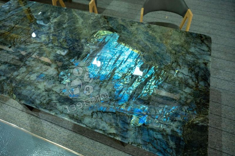  馬達加斯加藍翡翠：國內(nèi)價格飆升背后的秘密 