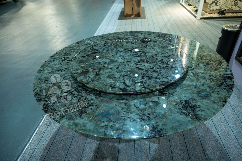  馬達加斯加藍翡翠：國內(nèi)價格飆升背后的秘密 