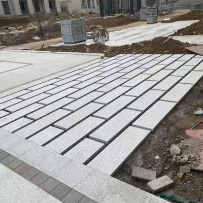湖南芝麻灰花崗巖廣場(chǎng)地鋪工程實(shí)景